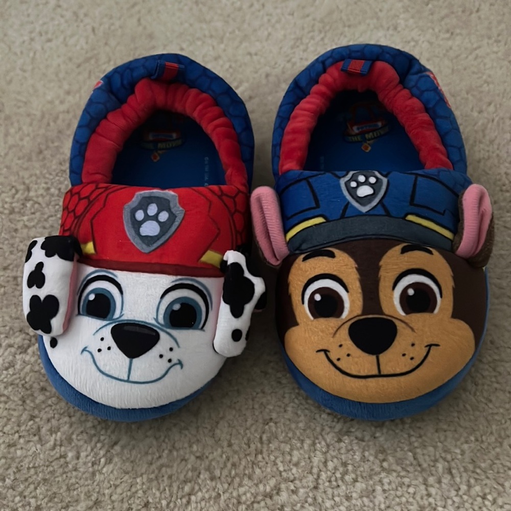 SOLD! 2/$15 NEW! Paw Patrol toddler slippers size 9/10